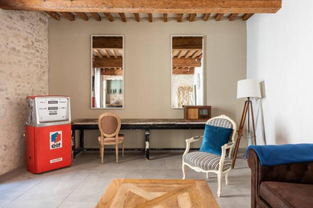 איל-סור-לה-סורג La Tour 1 Appartement Au Coeur Du Centre Ville מראה חיצוני תמונה